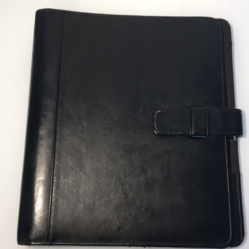 Daytimer 8.5 x 11 inch tabbed closure planner